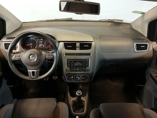 Volkswagen Suran 1.6 Highline L/15 2015