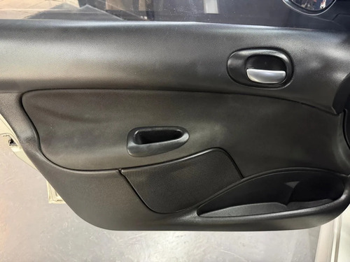 Peugeot 207 COMPACT 1.4 HDI 5 P.XSALLURE 2012