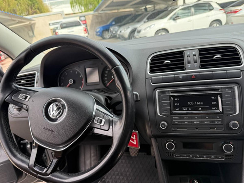 Volkswagen Polo 1.6 Com 4p L16 2017