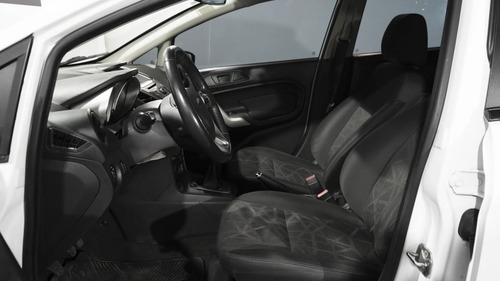 Ford Fiesta 1.6 KINETIC DESIGN TITANIUM 2012