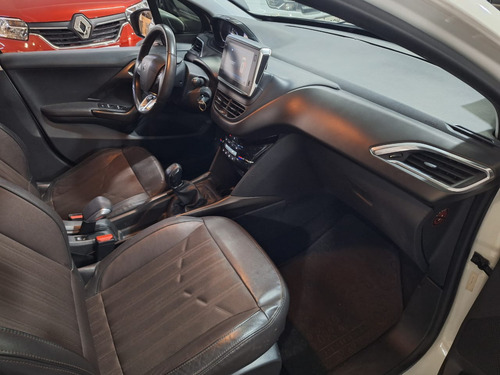 Peugeot 2008 1.6 Feline 2018