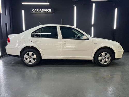 Volkswagen Bora 2.0 MPI TRENDLINE L07 2010