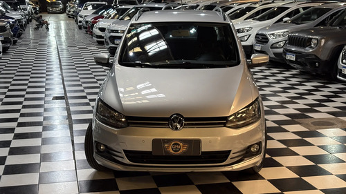 Volkswagen Suran 1.6 Comfortline 101cv 2017