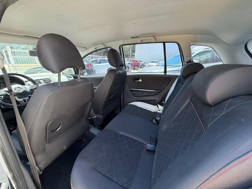 Volkswagen Suran 1.6 Highline 101cv 11c 2012