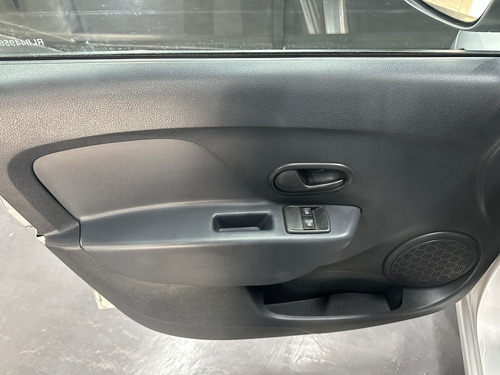 Renault Logan II 1.6 16V LIFE 2024