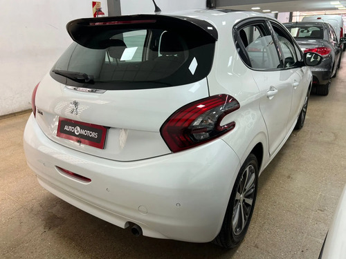 Peugeot 208 1.6 In Concert 2020
