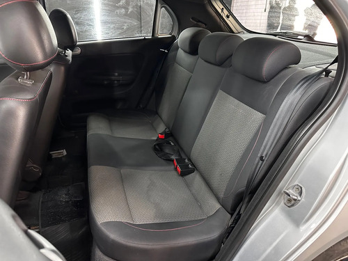 Volkswagen Gol 1.6 TREND SPORTLINE 5P L15 2016