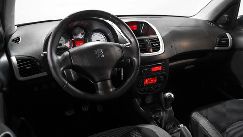 Peugeot 207 1.4 Sedan Feline Hdi 70cv 2013