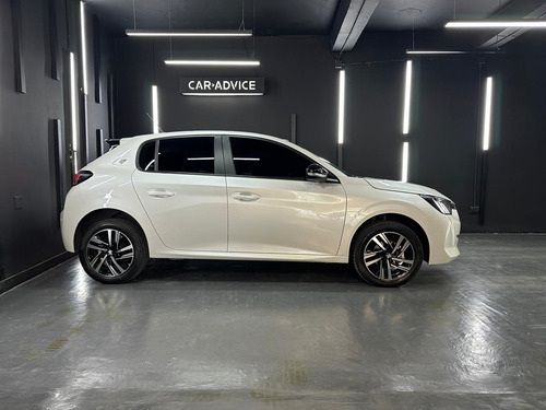 Peugeot 208 1.6 Road Trip 2024