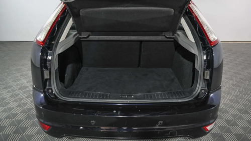 Ford Focus 2 1.8 Exe Sedan Tdci Ghia 2011