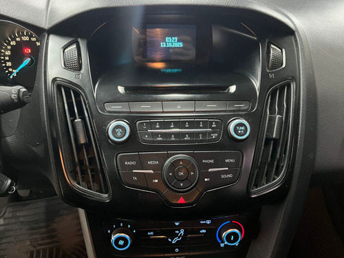 Ford Focus 1.6 S 5P L14 2015