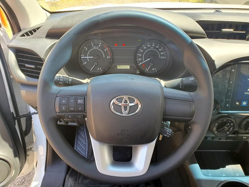 Toyota Hilux 2.8 Cd Srv 177cv 4x2 At 2025
