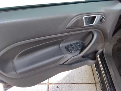 Ford Fiesta Kinetic 1.6 Sedan Titanium Powershift 120cv 2014