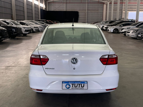 Volkswagen Voyage 1.6 Trenline 101cv 2016