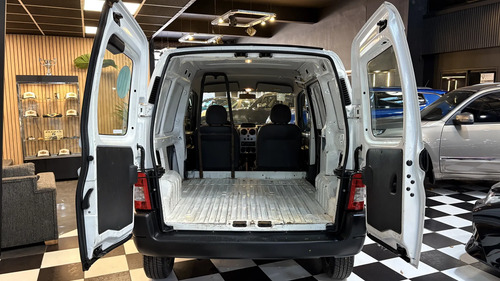 Peugeot Partner 1.6 Furgon Confort 2023