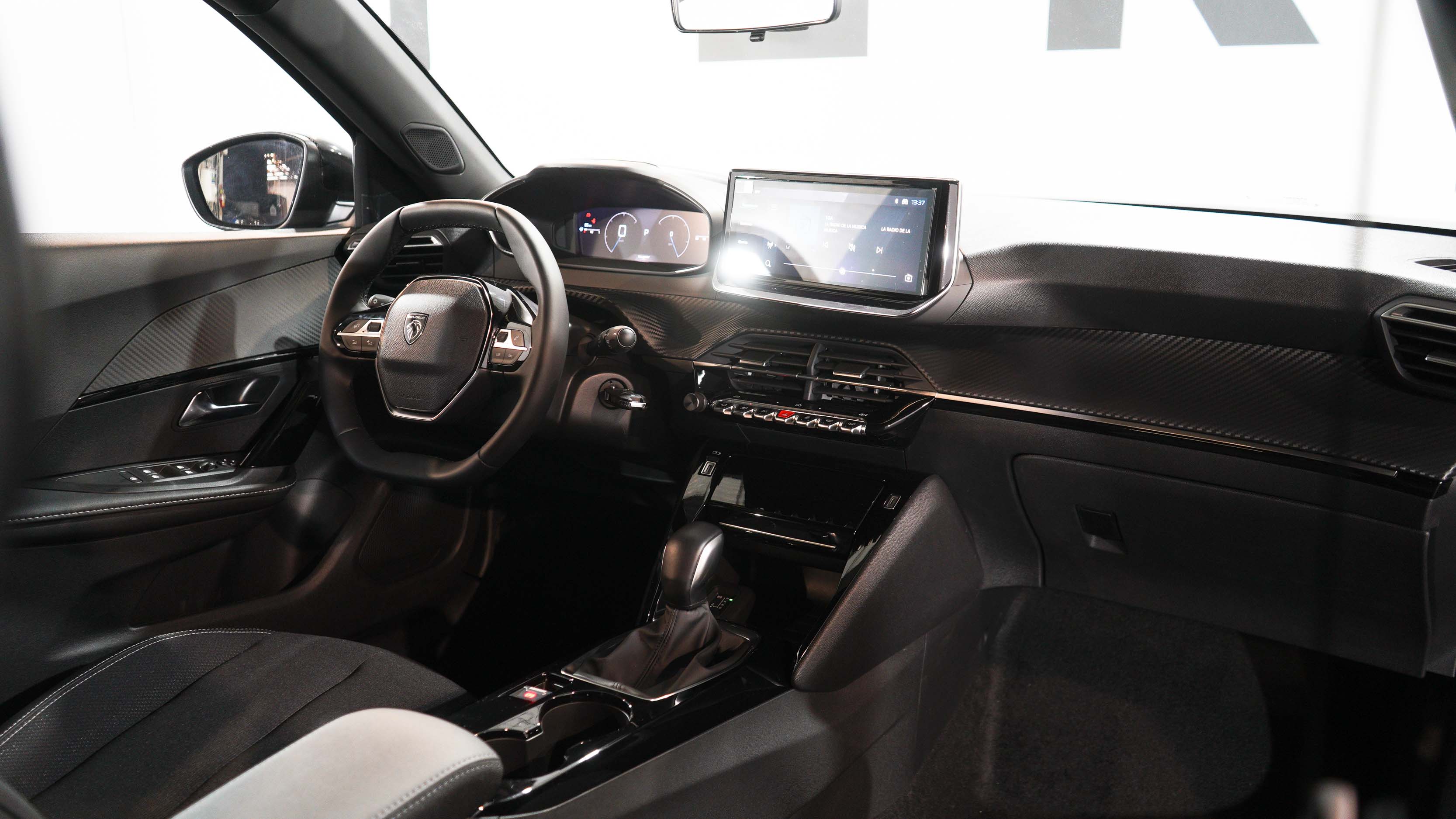 Peugeot PEUGEOT 2008 1.0 T 200 ACTIVE CVT 2025