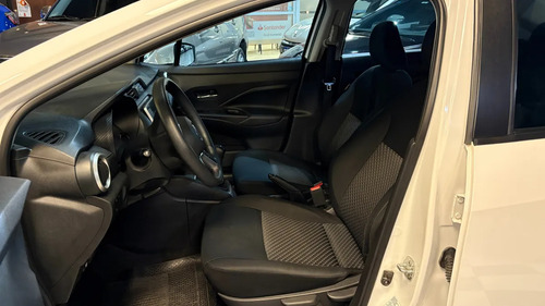 Nissan Versa 1.6 Sense Mt 2022