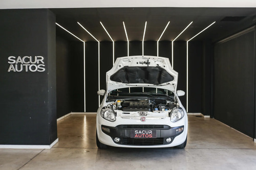 Fiat Punto 1.4 Attractive Pack Top Uconnect 2016