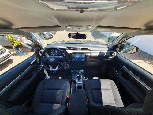 Toyota Hilux Pick-Up 2.4 Cd Sr 150Cv 4X2 At 2026