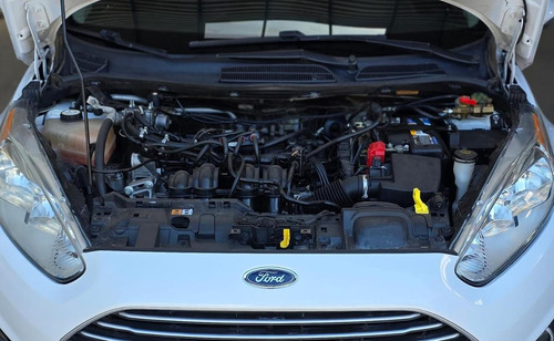 Ford Fiesta Kinetic Design 1.6 Se Plus 120cv 2014