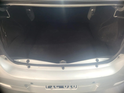 Renault Logan 1.6 Privilege 105cv 2015