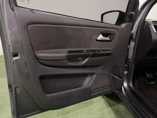 Volkswagen Suran 1.6 Comfortline 101cv 2015