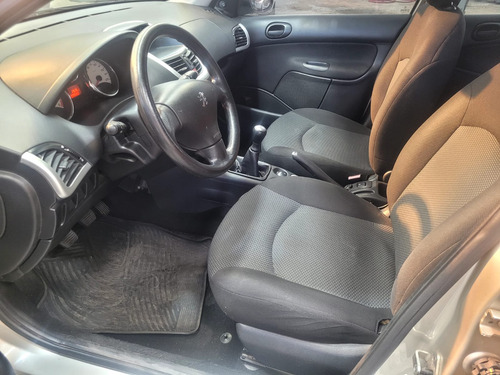 Peugeot 207 1.4 Sedan Hdi Xs 2012