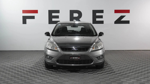 Ford Focus 2 2.0 Ghia Mt 2010