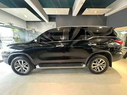 Toyota SW4 SRX 4x4 AT 7 Asientos 2017