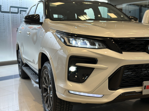 Toyota SW4 2.8 Tdi Gr-s 4x4 7as 6at 2025