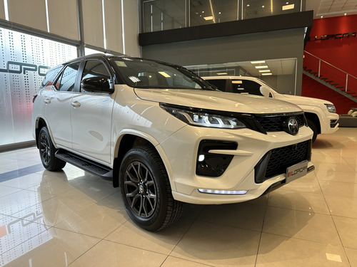 Toyota SW4 2.8 Tdi Gr-s 4x4 7as 6at 2025