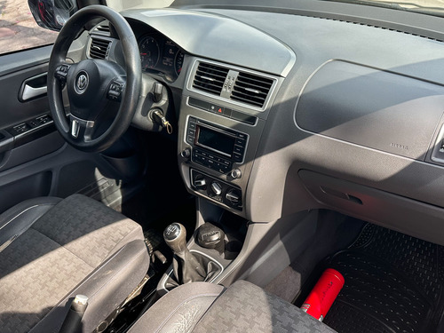 Volkswagen Suran 1.6 Comfortline 101cv 2015