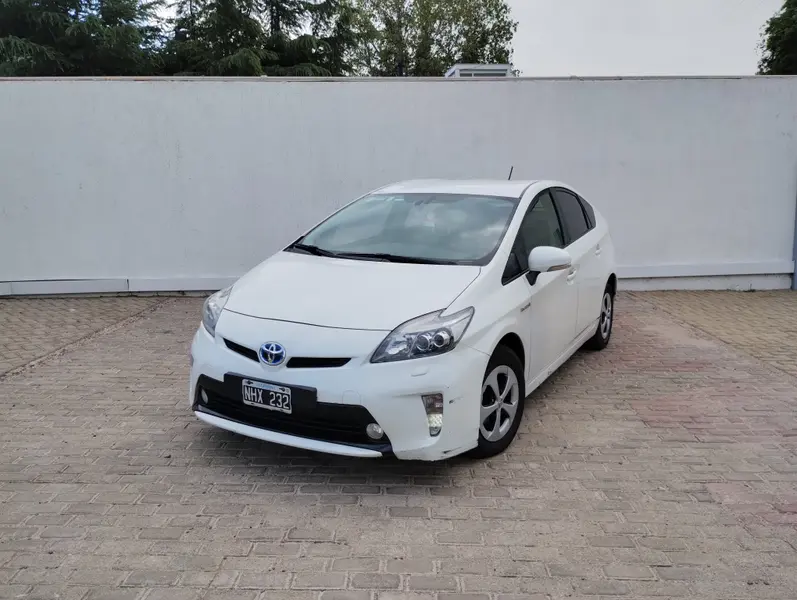 Toyota Prius 1.8 CVT L/12 2013