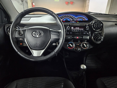 Toyota Etios 1.5 Sedan Xls 2015