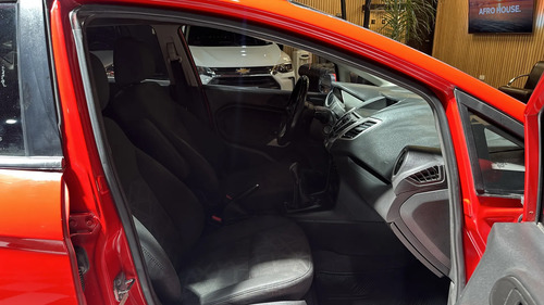 Ford Fiesta Kinetic 1.6 Titanium 120cv 2013
