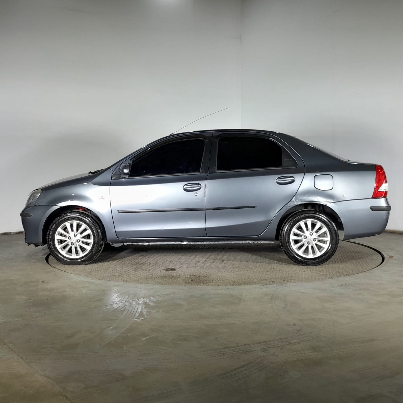 Toyota ETIOS XLS 1.5 M/T 4P 2014