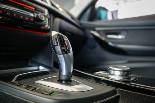 BMW Serie 3 2.0 320i Sedan Sportline 2018