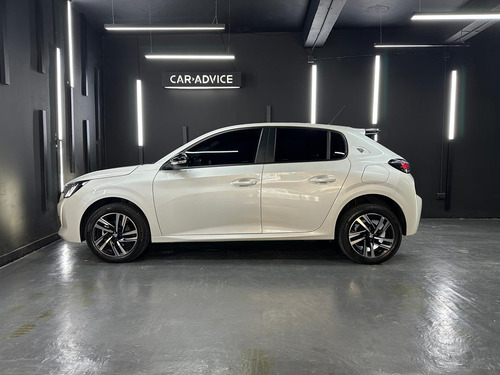 Peugeot 208 1.6 Road Trip 2024