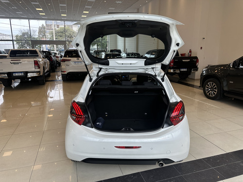 Peugeot 208 1.6 Allure 2018