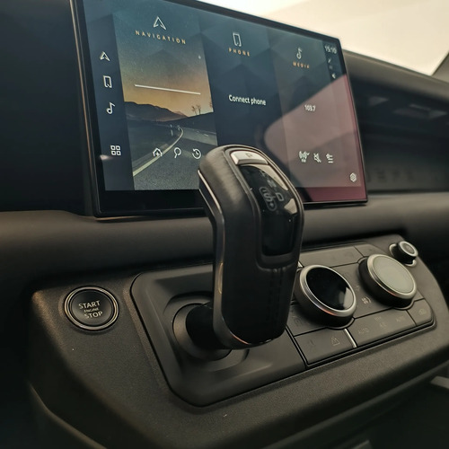 Land Rover Defender 2.0 110 P400E Hse X-Dynamic 2024