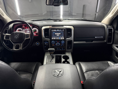 RAM 1500 5.7 DC 4X4 LARAMIE AT L13 2020