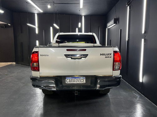 Toyota Hilux 2.8 TDI 4X4 DC SRX L16 2016