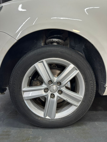 Volkswagen Fox 1.6 HIGHLINE 5P L15 2016