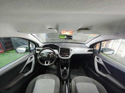 Peugeot 208 1.5 Allure Touchscreen 2014