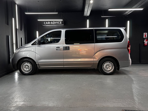 Hyundai H1 2.5 TD MINIBUS 9AS L03 2011