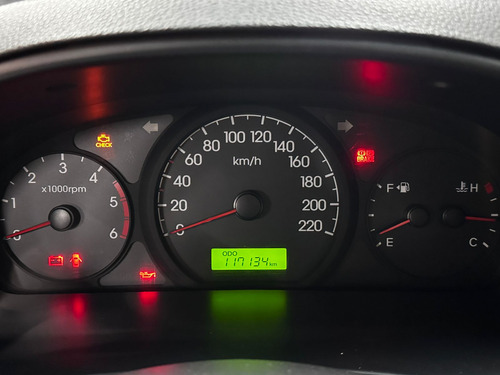 Hyundai H1 2.5 TD MINIBUS 9AS L03 2011