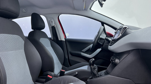 Peugeot 208 1.6 Allure Touchscreen 2015
