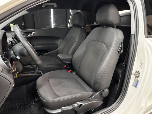 Audi A1 1.2 T ATTRACTION L11 2012