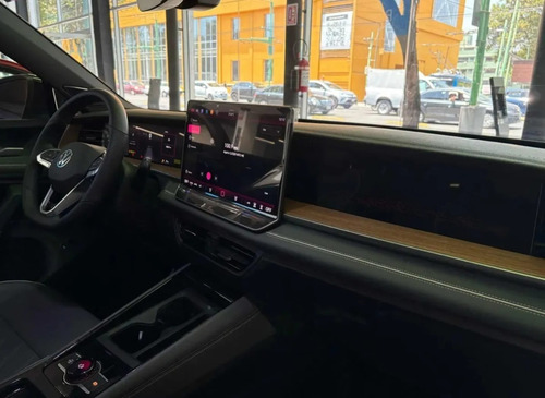 Volkswagen Tiguan VOLKSWAGEN TIGUAN R-LINE 250TSI DSG FC 2025