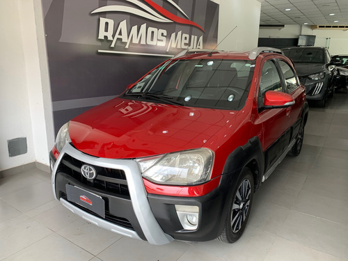 Toyota Etios 1.5 Cross 2015